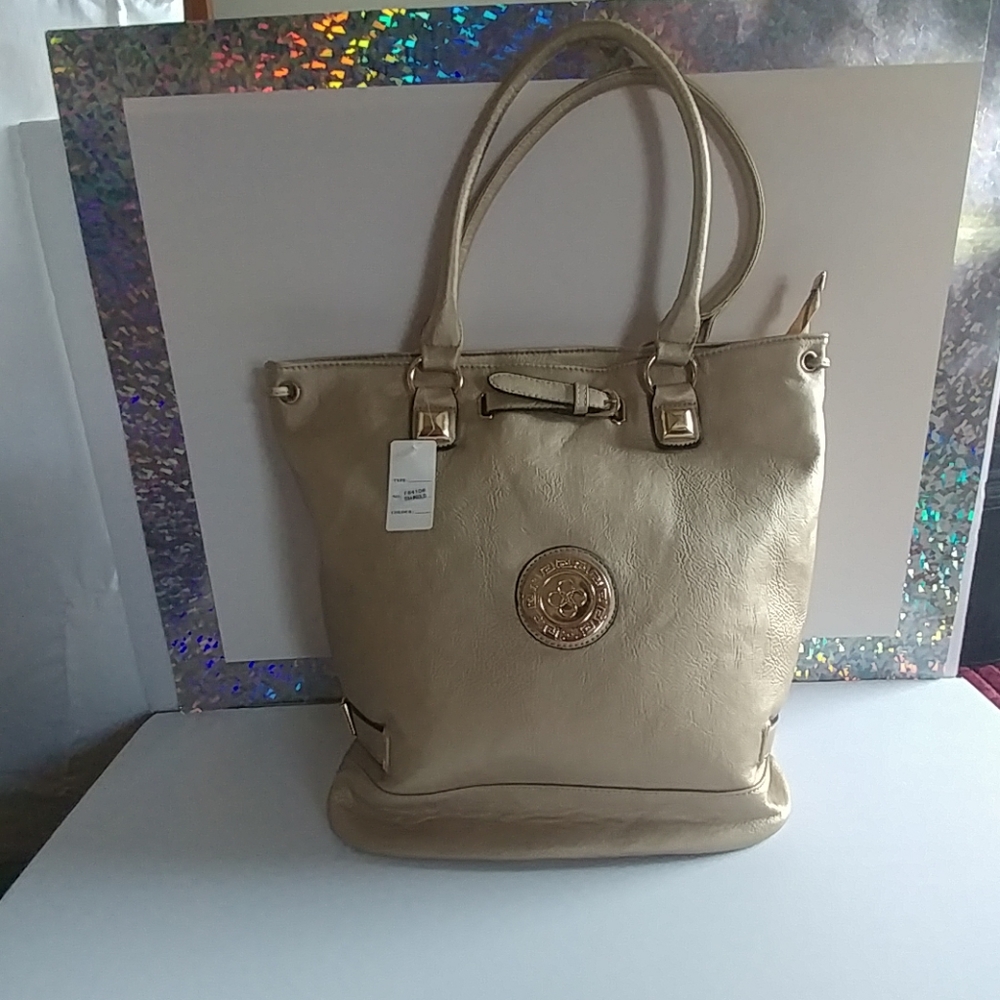 A tote bag